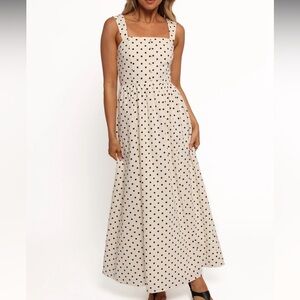 Petal & Pup Jenni Maxi Dress Size L
